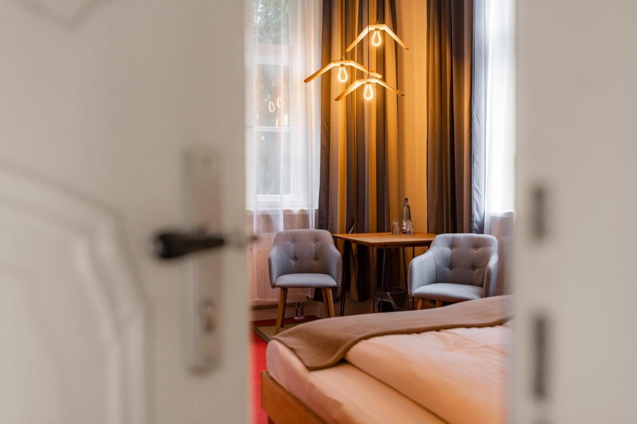 Kavaliershaus Krumke - Gaestehaus Im Schlosspark - Schluesselbox - Kein Tv Hotel Екстериор снимка