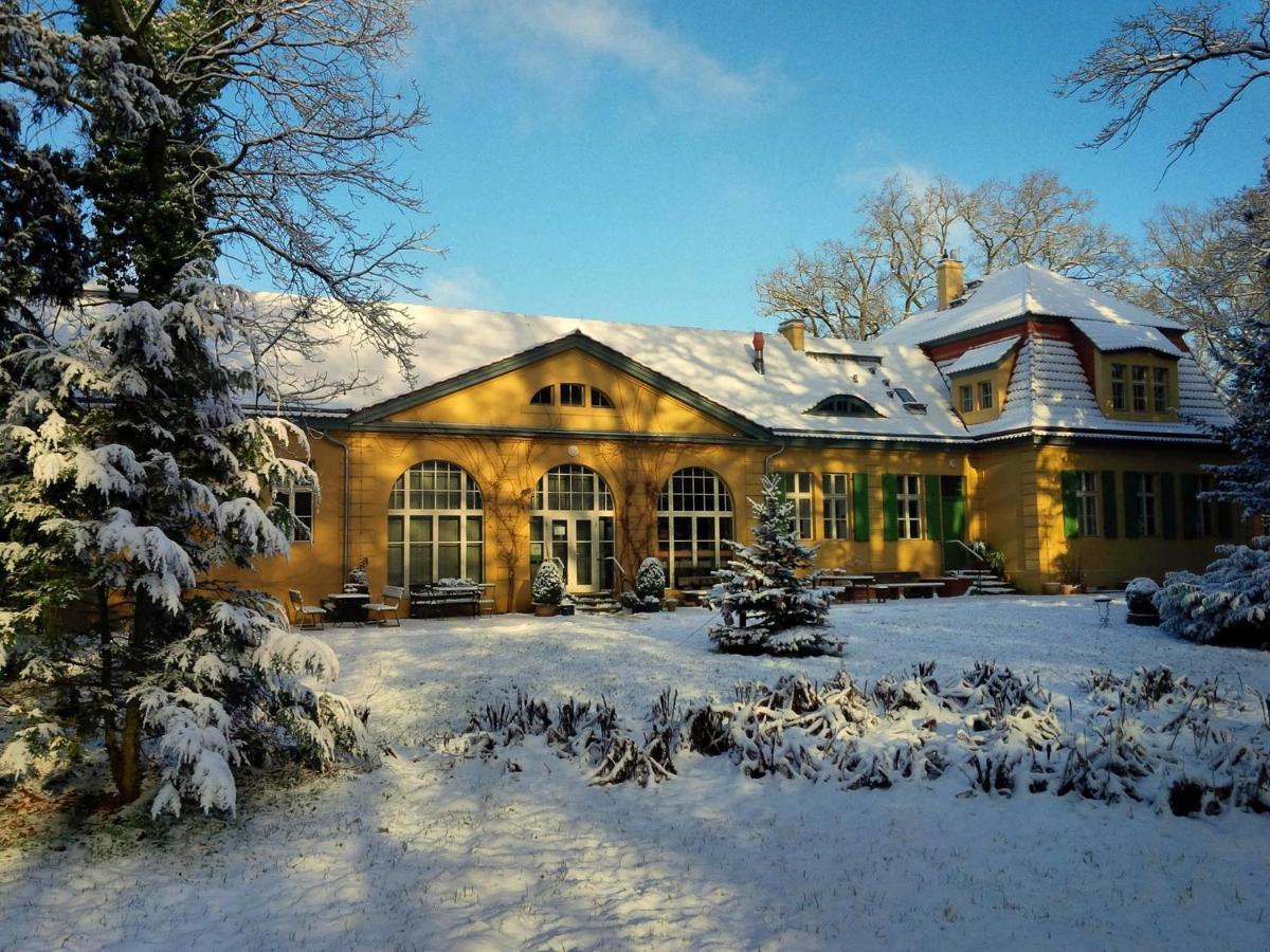 Kavaliershaus Krumke - Gaestehaus Im Schlosspark - Schluesselbox - Kein Tv Hotel Екстериор снимка