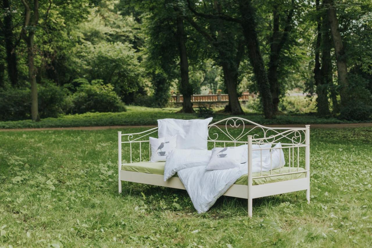 Kavaliershaus Krumke - Gaestehaus Im Schlosspark - Schluesselbox - Kein Tv Hotel Екстериор снимка